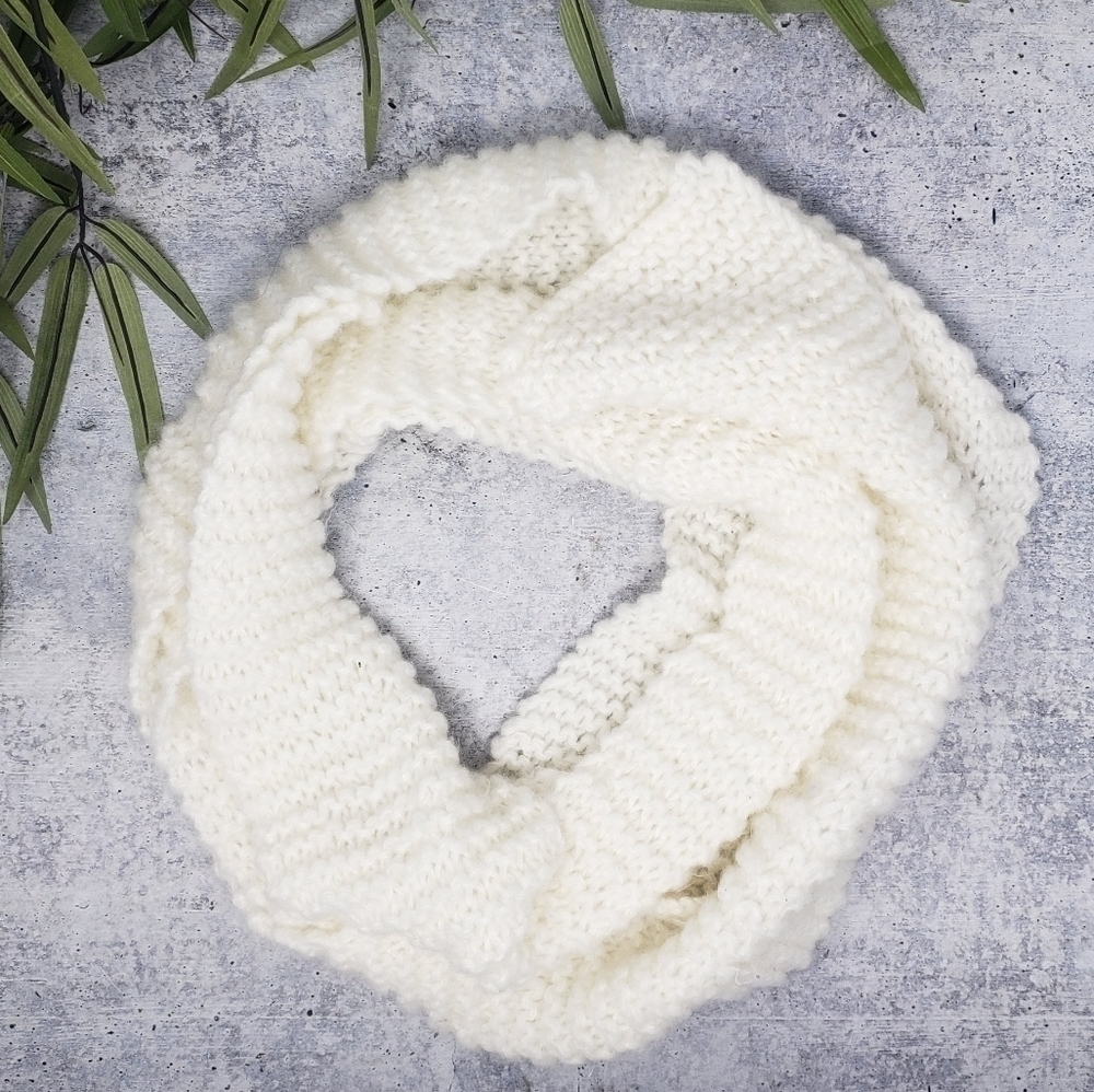 H&M Divided | Long Skinny Knit Scarf